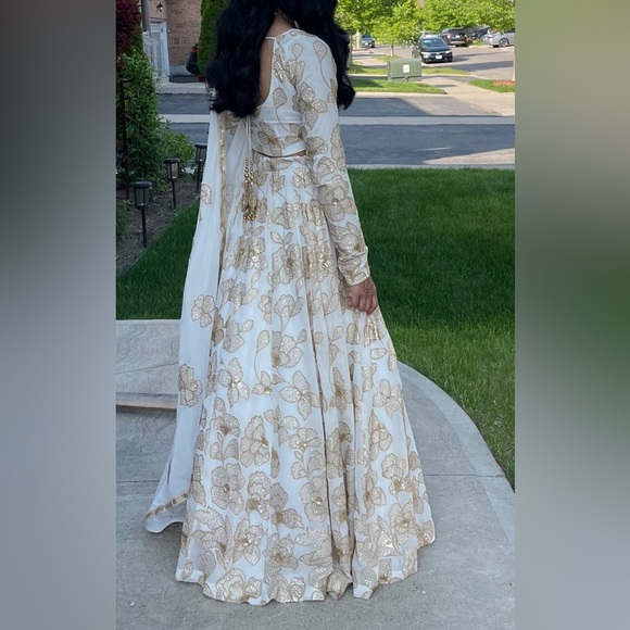 White long sleeve lehenga - Picture 3 of 3